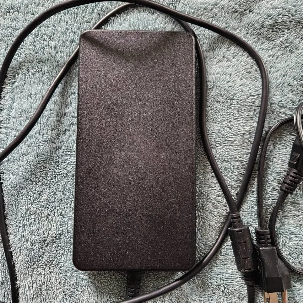 Dell 240W Docking Station Charger LA240PM160 19.5V